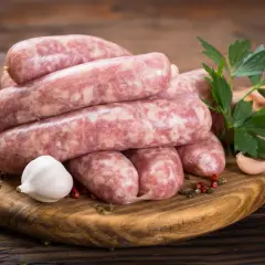 Ile kalorii ma kiełbasa swojska? Zaskakujące fakty o jej kaloryczności