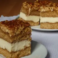 Prosty przepis na ciasto z orzechami ziemnymi, które zachwyci każdego