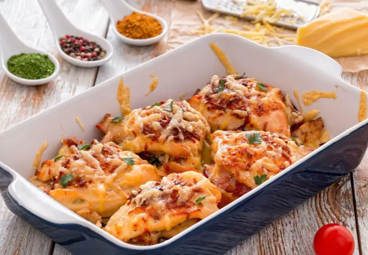 Jak upiec filet z kurczaka w piekarniku, aby był soczysty i smaczny