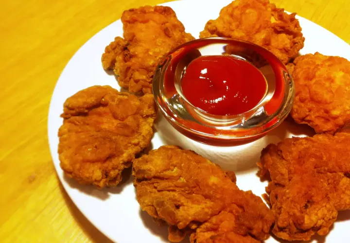 Nuggetsy z kurczaka jak z KFC - przepis na idealne domowe nuggetsy
