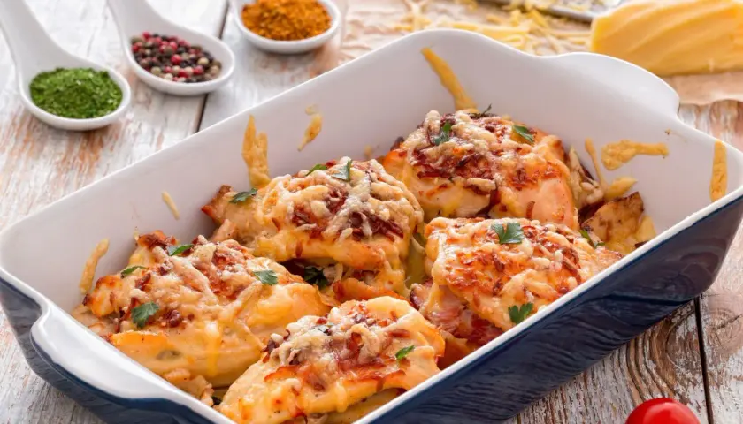 Jak upiec filet z kurczaka w piekarniku, aby był soczysty i smaczny