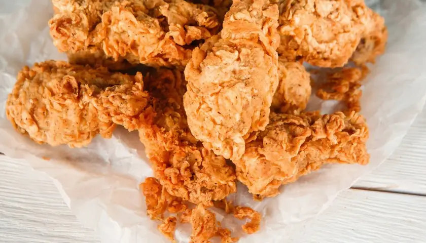 Jak przygotować pierś z kurczaka jak z KFC z chrupiącą panierką