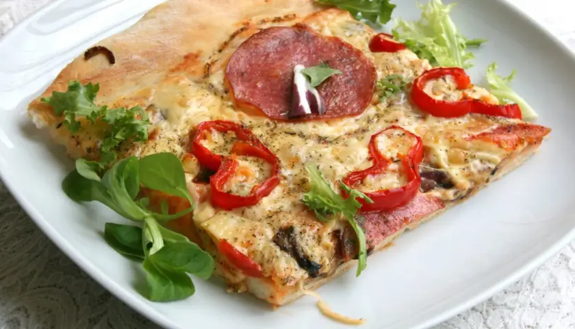 Łatwy przepis na ciasto do pizzy, które zawsze się udaje