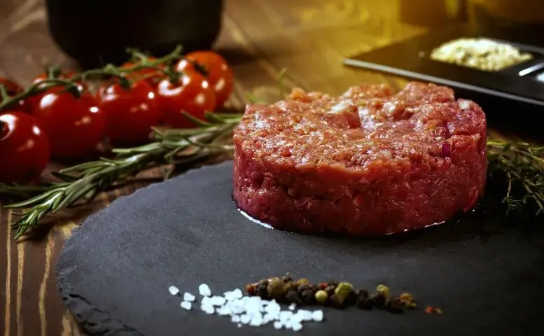 Tatar z jakiej części wołowiny? Odkryj najlepsze kawałki mięsa