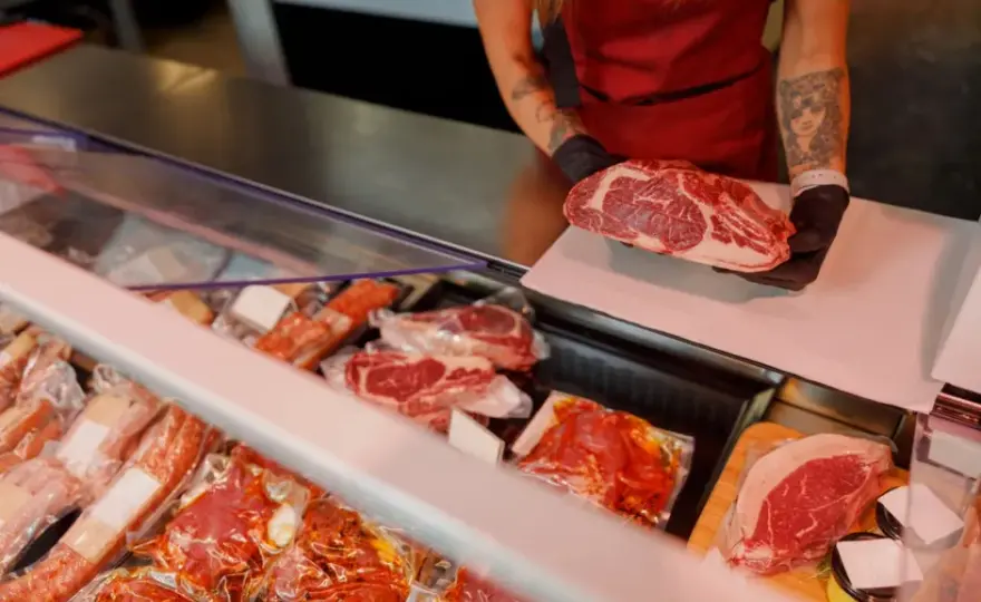 Ile kosztuje kilogram wołowiny? Sprawdź aktualne ceny i porady