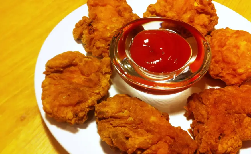Nuggetsy z kurczaka jak z KFC - przepis na idealne domowe nuggetsy
